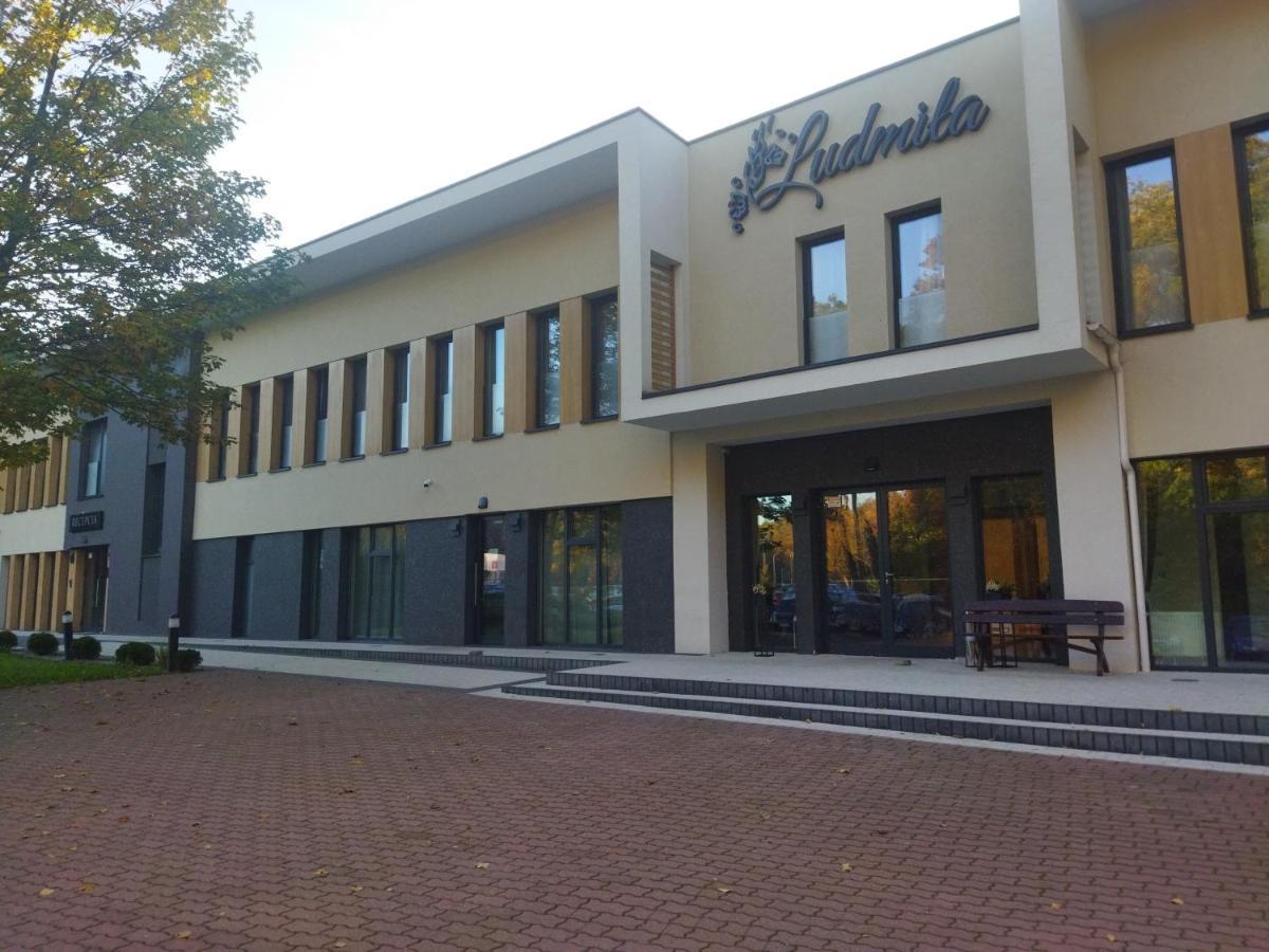 Dom Weselny Ludmila Bed & Breakfast Kraśnik Dış mekan fotoğraf