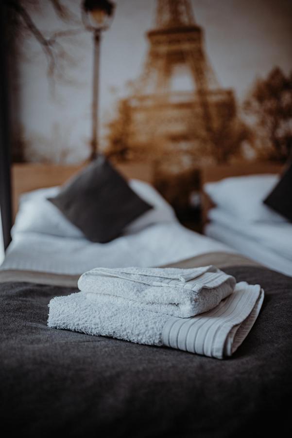 Dom Weselny Ludmila Bed & Breakfast Kraśnik Dış mekan fotoğraf