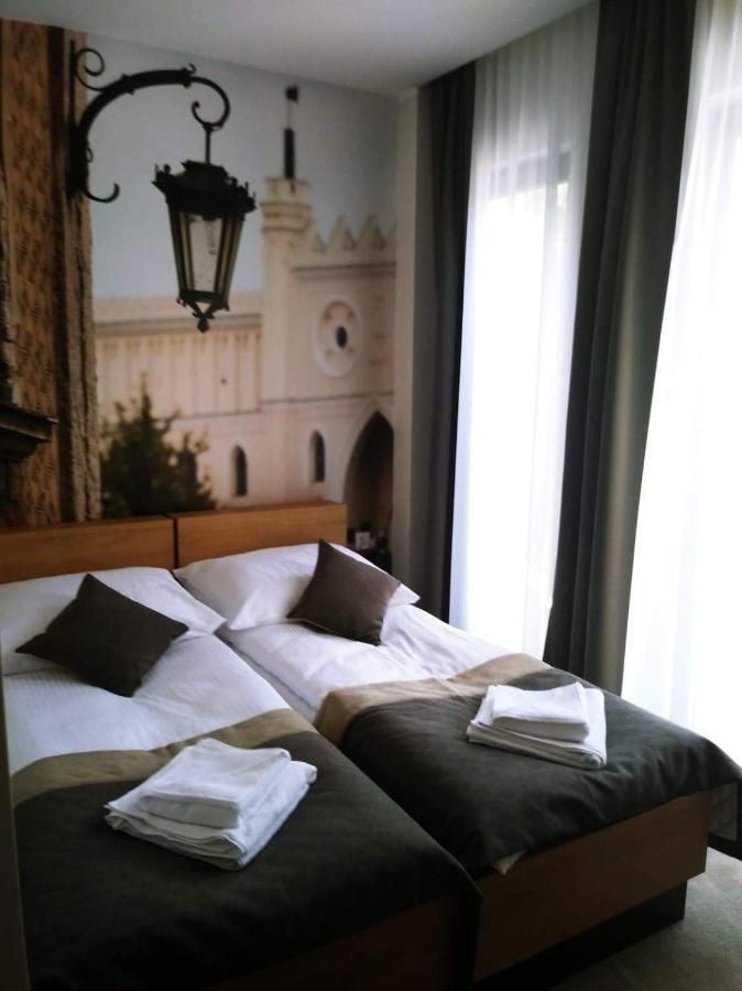 Dom Weselny Ludmila Bed & Breakfast Kraśnik Dış mekan fotoğraf