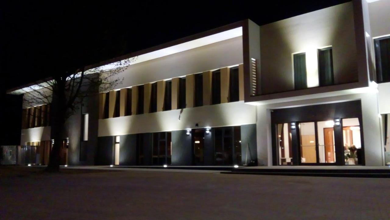 Dom Weselny Ludmila Bed & Breakfast Kraśnik Dış mekan fotoğraf